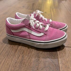 Girls. Vans